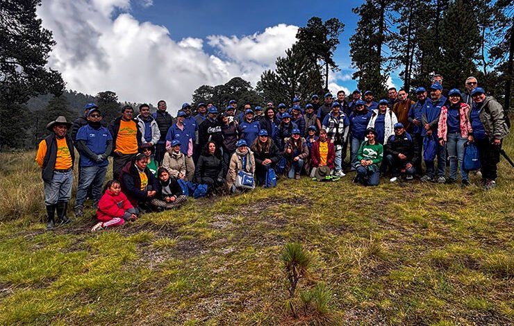 Voluntarios de Epson y sus socios de negocio, jornada de reforestación en el Nevado de Toluca